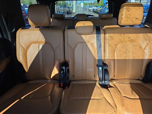 Used 2022 Ford Expedition Platinum AWD/4WD image 19