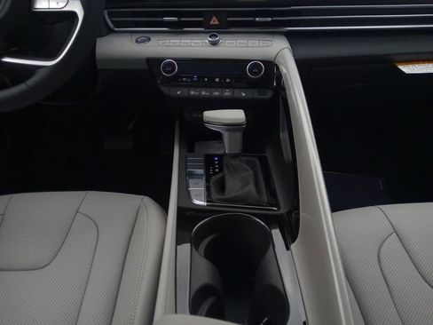 New 2026 Hyundai Elantra Limited FWD image 11