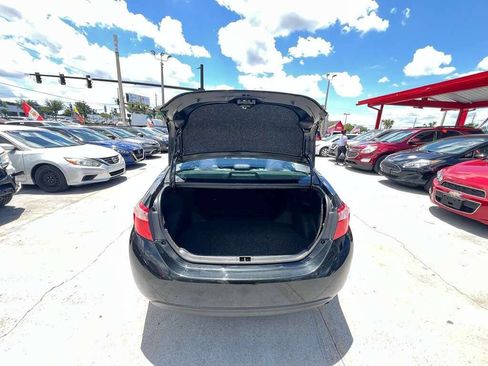 Used 2019 Toyota Corolla LE FWD image 3