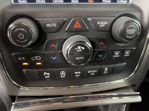 Used 2018 Jeep Grand Cherokee Laredo AWD/4WD image 24