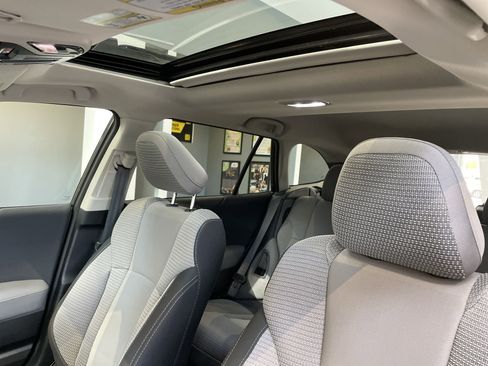 Used 2025 Subaru Outback Premium w/ Popular Package #1A image 19