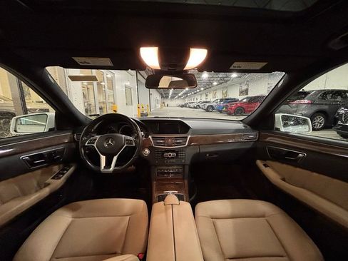 Used 2013 Mercedes-Benz E 350 4MATIC Sedan image 5