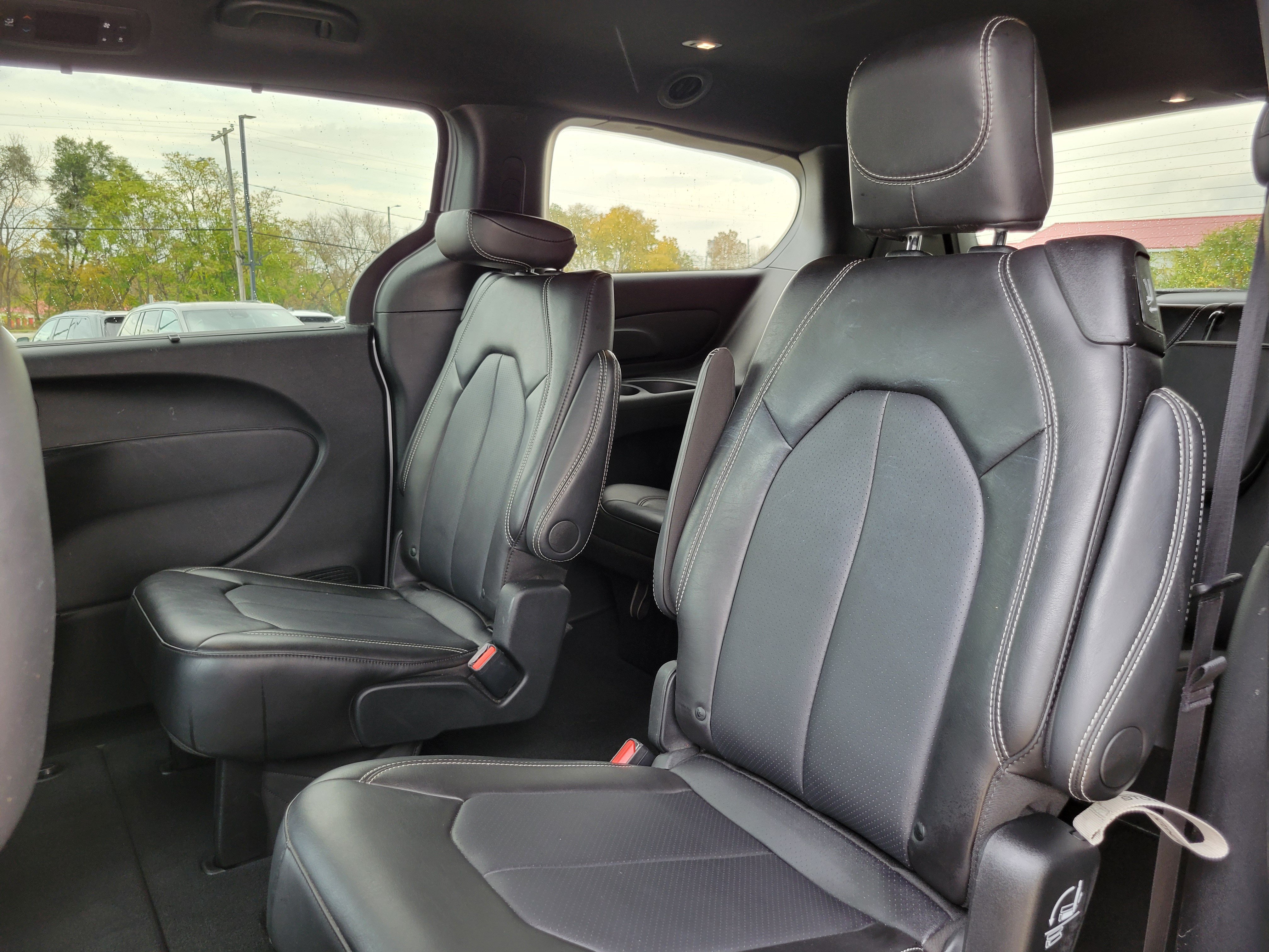 Used 2026 Chrysler Pacifica Select w/ S Appearance Package FWD image 17