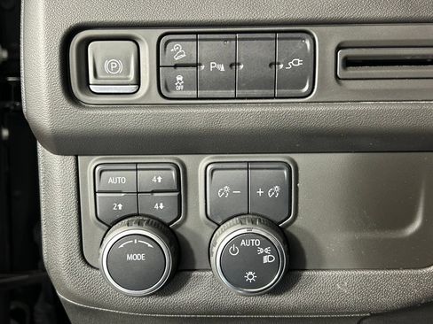 Used 2021 Chevrolet Tahoe Z71 AWD/4WD image 29