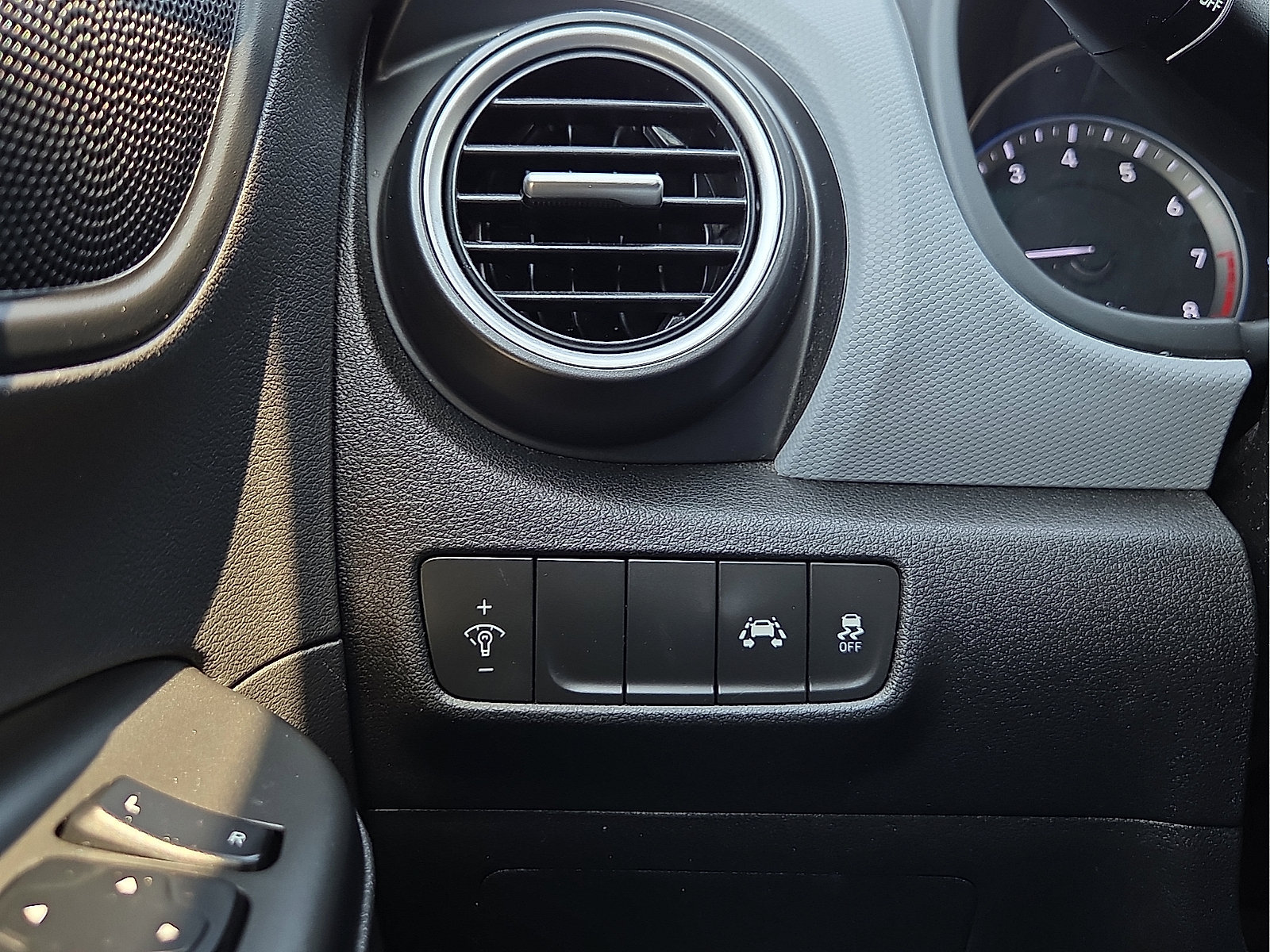 Used 2020 Hyundai Kona SE FWD image 22