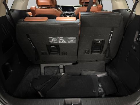 Used 2024 Kia Carnival SX Prestige image 11