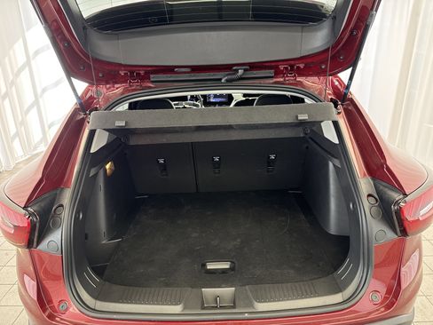 Used 2025 Chevrolet Trax LT w/ Driver Confidence Package image 17