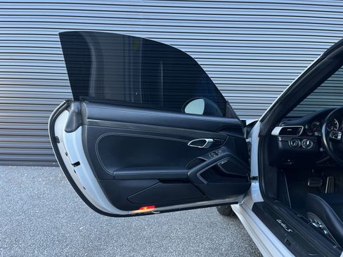 Certified 2019 Porsche 911 Turbo S image 17