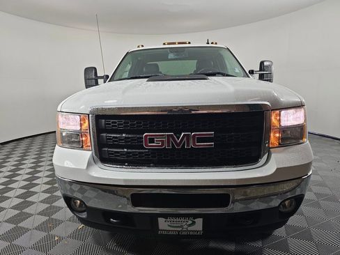 Used 2011 GMC Sierra 3500 SLT w/ SLT Convenience Package image 2