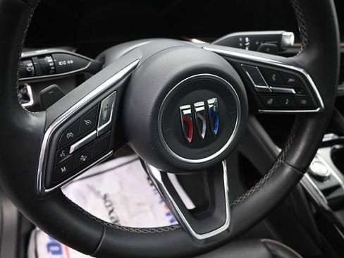 Used 2024 Buick Envision Avenir image 10