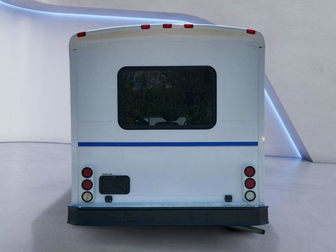 Used 2009 Ford E-450 and Econoline 450 RWD image 4
