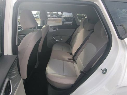 Used 2023 Kia Soul LX w/ LX Technology Package image 15