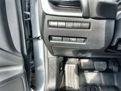 Used 2021 Nissan Rogue SL w/ Premium Package image 18