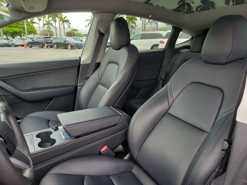 Used 2022 Tesla Model Y Performance image 25