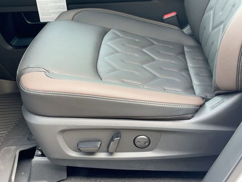 New 2026 Nissan Pathfinder Platinum image 14