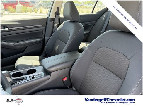 Used 2025 Nissan Altima 2.5 SV w/ SV Special Edition Package AWD/4WD image 22