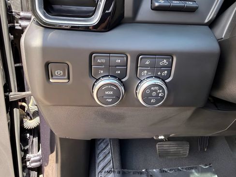 Used 2022 GMC Sierra 1500 Denali w/ Denali Reserve Package AWD/4WD image 18