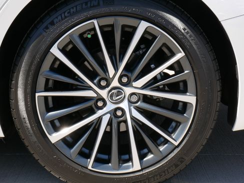 Certified 2025 Lexus ES 300h w/ Premium Package FWD image 21