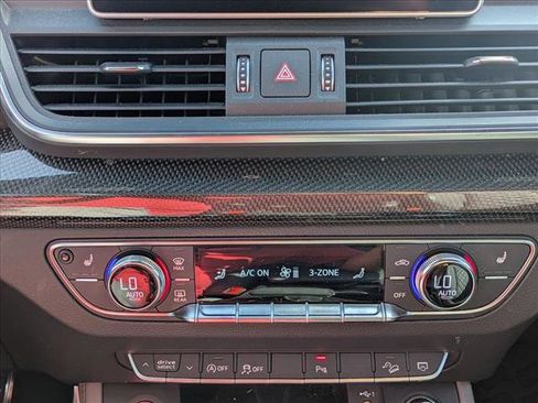 Used 2018 Audi SQ5 Prestige image 9