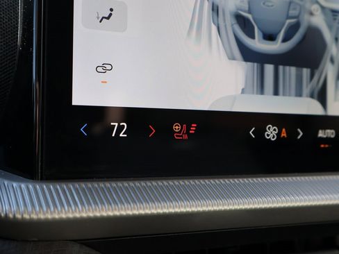 Certified 2025 Ford Explorer Platinum w/ LUX Leather Package image 38