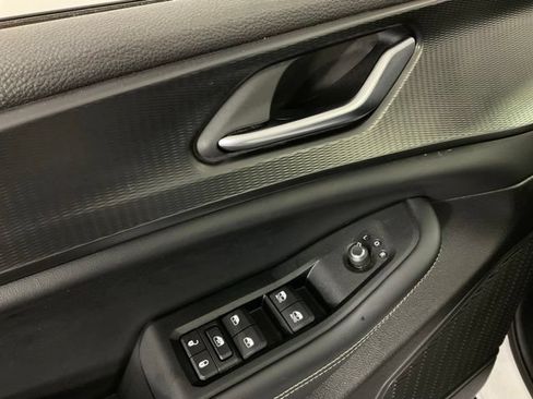 Used 2023 Jeep Grand Cherokee Altitude AWD/4WD image 27