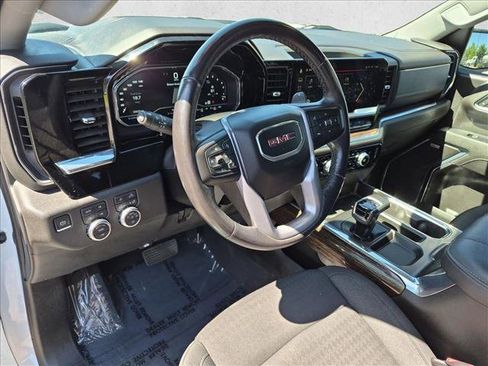 Used 2023 GMC Sierra 1500 Elevation w/ Preferred Package AWD/4WD image 9