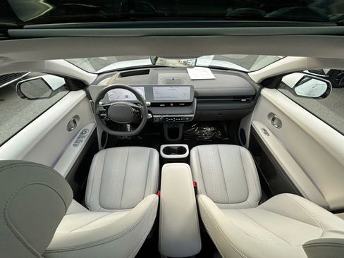 Used 2024 Hyundai Ioniq 5 Limited image 14