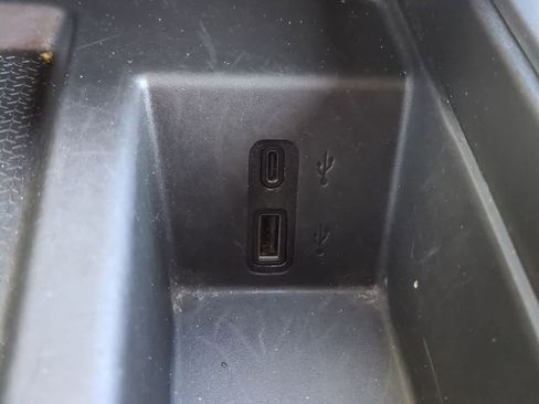 Used 2025 GMC Acadia Elevation image 32