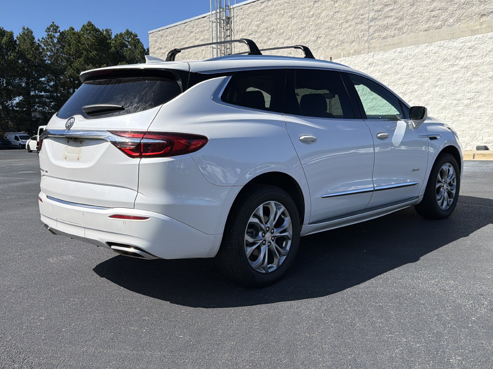 Used 2021 Buick Enclave Avenir w/ LPO, Hit The Road Package FWD image 18