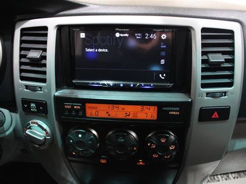 Used 2007 Toyota 4Runner SR5 AWD/4WD image 17
