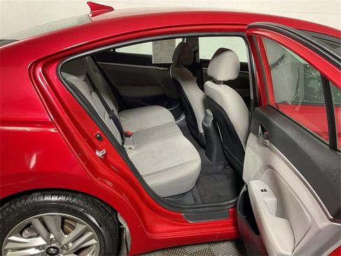 Used 2020 Hyundai Elantra SEL image 31