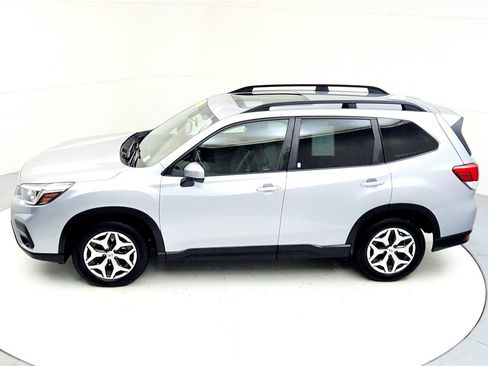 Used 2020 Subaru Forester Premium image 15