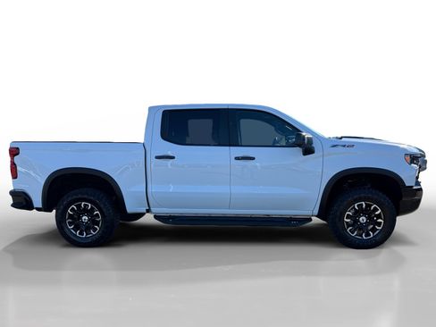 Used 2024 Chevrolet Silverado 1500 ZR2 w/ Technology Package image 6