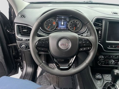 Used 2023 Jeep Cherokee Altitude Lux image 11