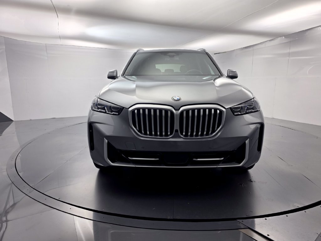 Certified 2024 BMW X5 sDrive40i w/ Premium Package RWD image 2