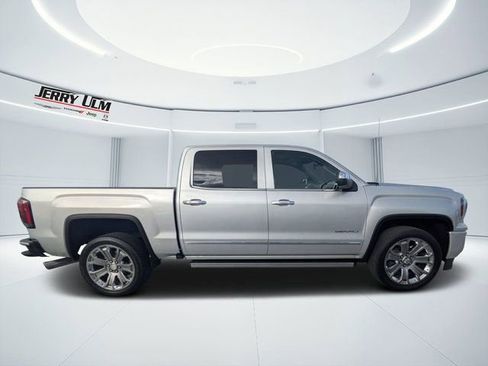 Used 2018 GMC Sierra 1500 Denali w/ Denali Ultimate Package image 2