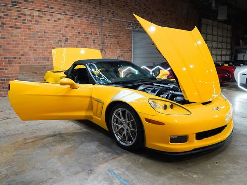 Used 2010 Chevrolet Corvette Grand Sport w/ Preferred Equipment Group RWD image 32