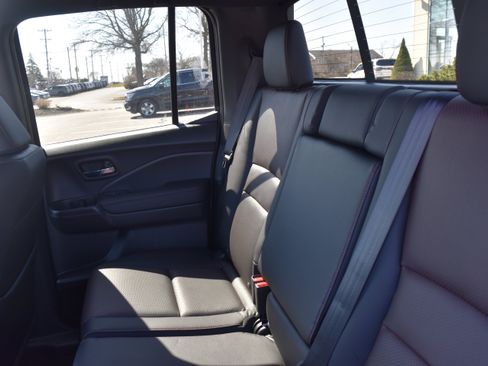 New 2026 Honda Ridgeline Black Edition image 10