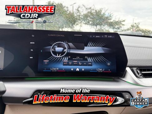 Used 2024 BMW X2 xDrive28i w/ Premium Package AWD/4WD image 24
