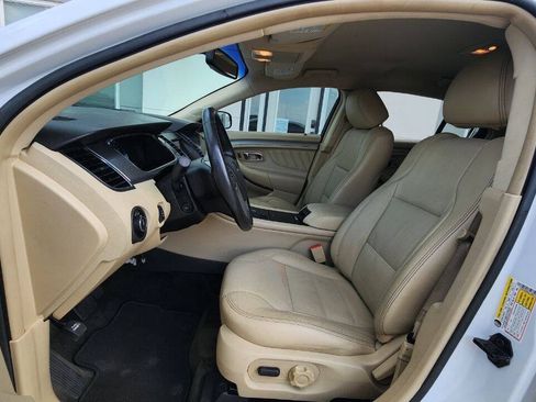Used 2014 Ford Taurus SEL w/ Equipment Group 201A FWD image 10