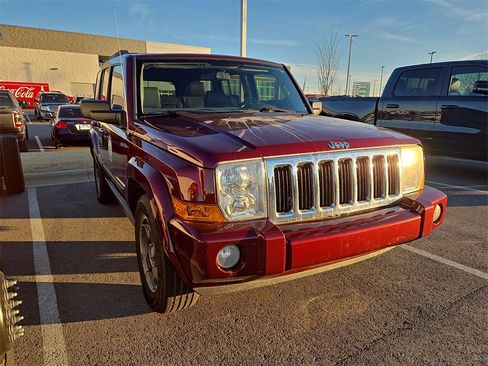 Used 2007 Jeep Commander Sport image 4