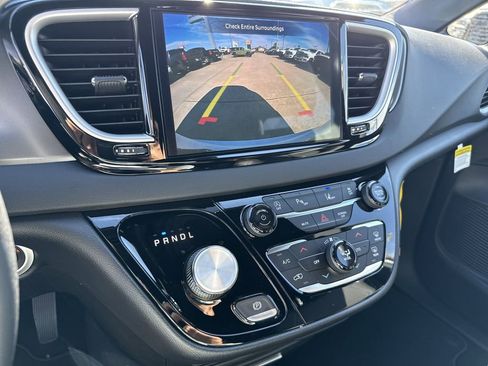 New 2026 Chrysler Voyager LX image 24