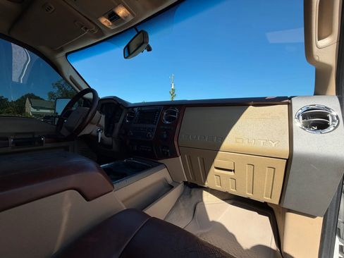 Used 2012 Ford F250 King Ranch w/ King Ranch w/Chrome Pkg image 24