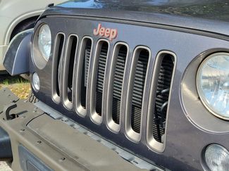 Used 2016 Jeep Wrangler Unlimited Sahara AWD/4WD video 3