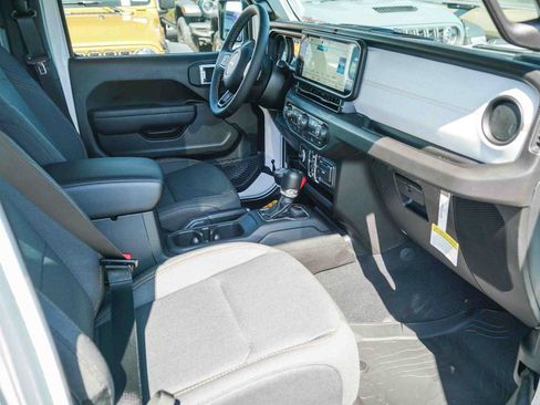 New 2026 Jeep Gladiator Sport AWD/4WD image 15