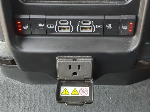Used 2022 RAM 1500 Limited image 16