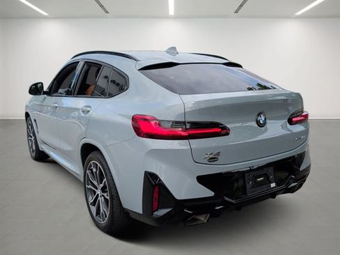 Used 2022 BMW X4 xDrive30i AWD/4WD image 4