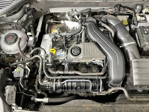Used 2025 Volkswagen Taos S FWD image 31