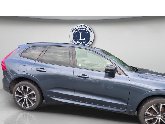 Used 2023 Volvo XC60 B5 Plus w/ Climate Package AWD/4WD image 4
