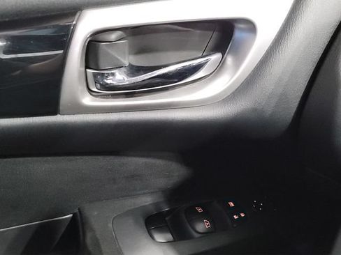 Used 2014 Nissan Pathfinder SV AWD/4WD image 26
